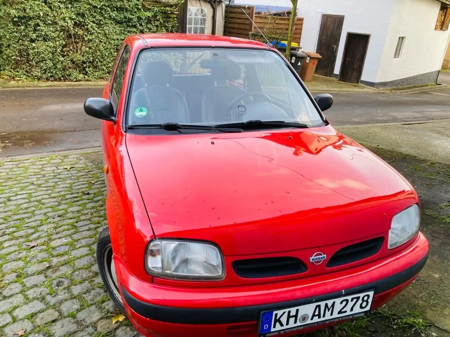 Nissan Micra 1.0 L Red - 1
