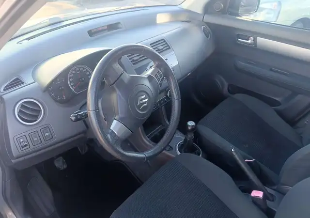 Suzuki Swift view 3