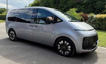 Staria Bus 2,2 CRDi Luxury Line 4WD DCT Aut. Luxury Line