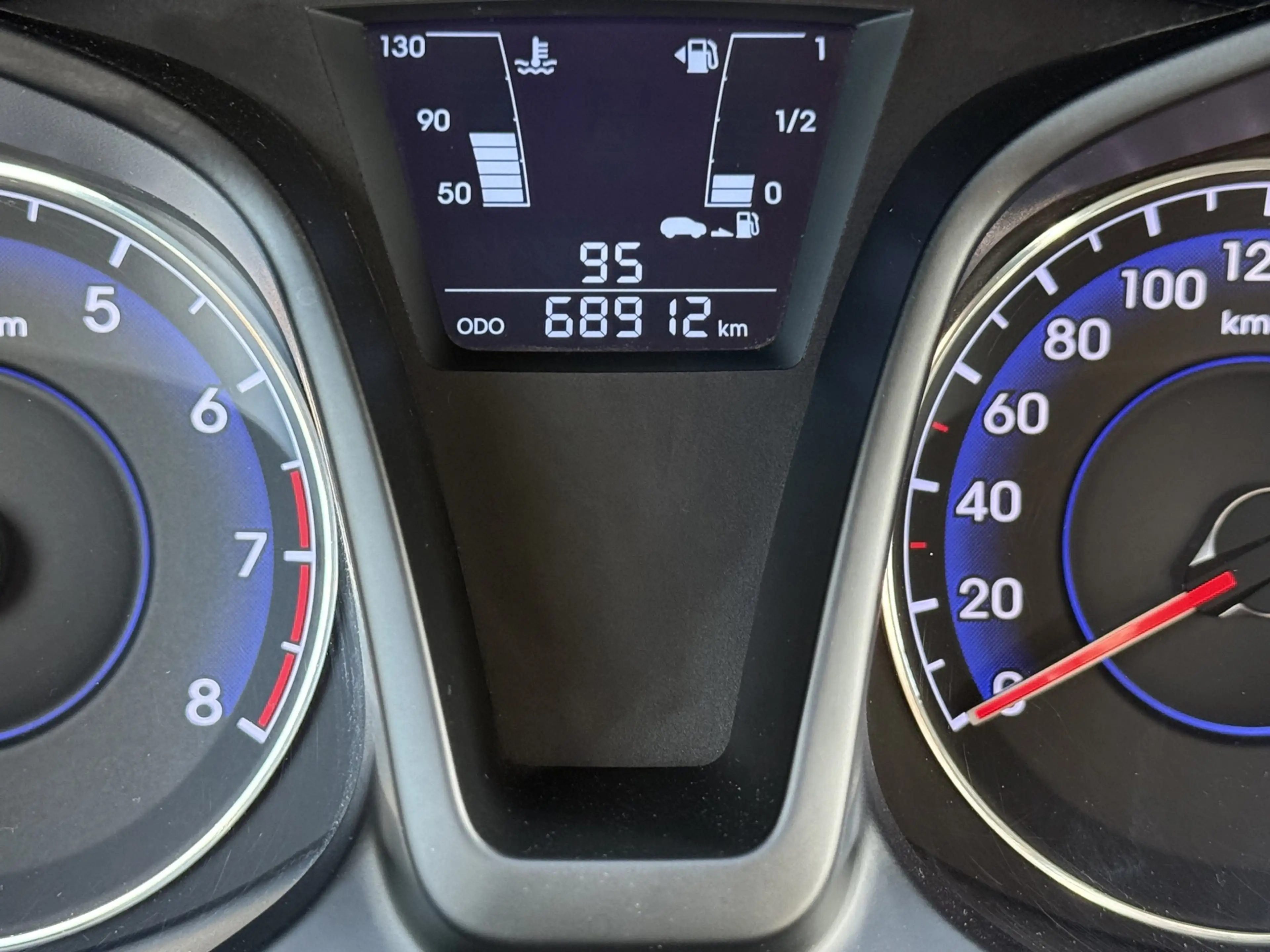 Hyundai iX20 1.4i, Clima, Cruise Control, Parkeersensoren, LM-v — photo 14