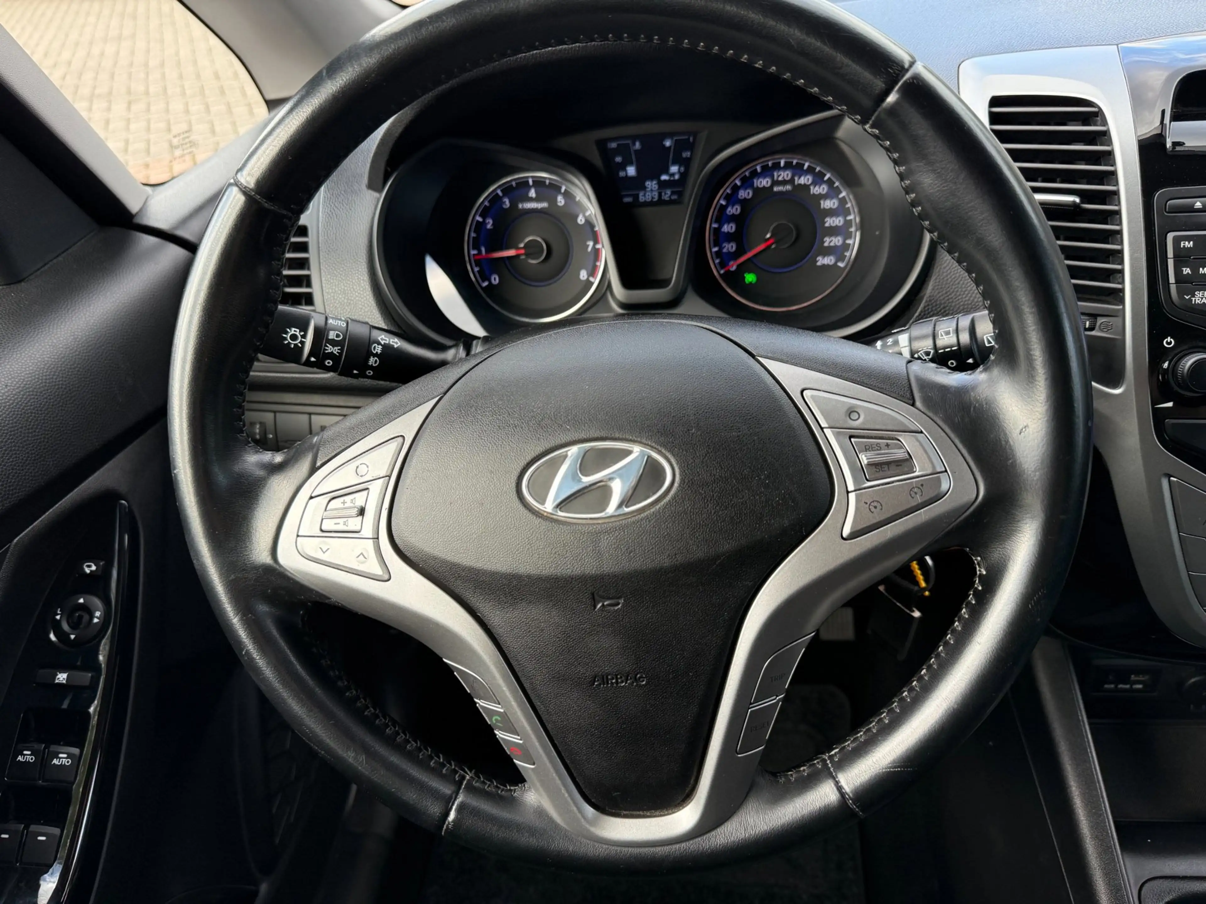 Hyundai iX20 1.4i, Clima, Cruise Control, Parkeersensoren, LM-v — photo 10
