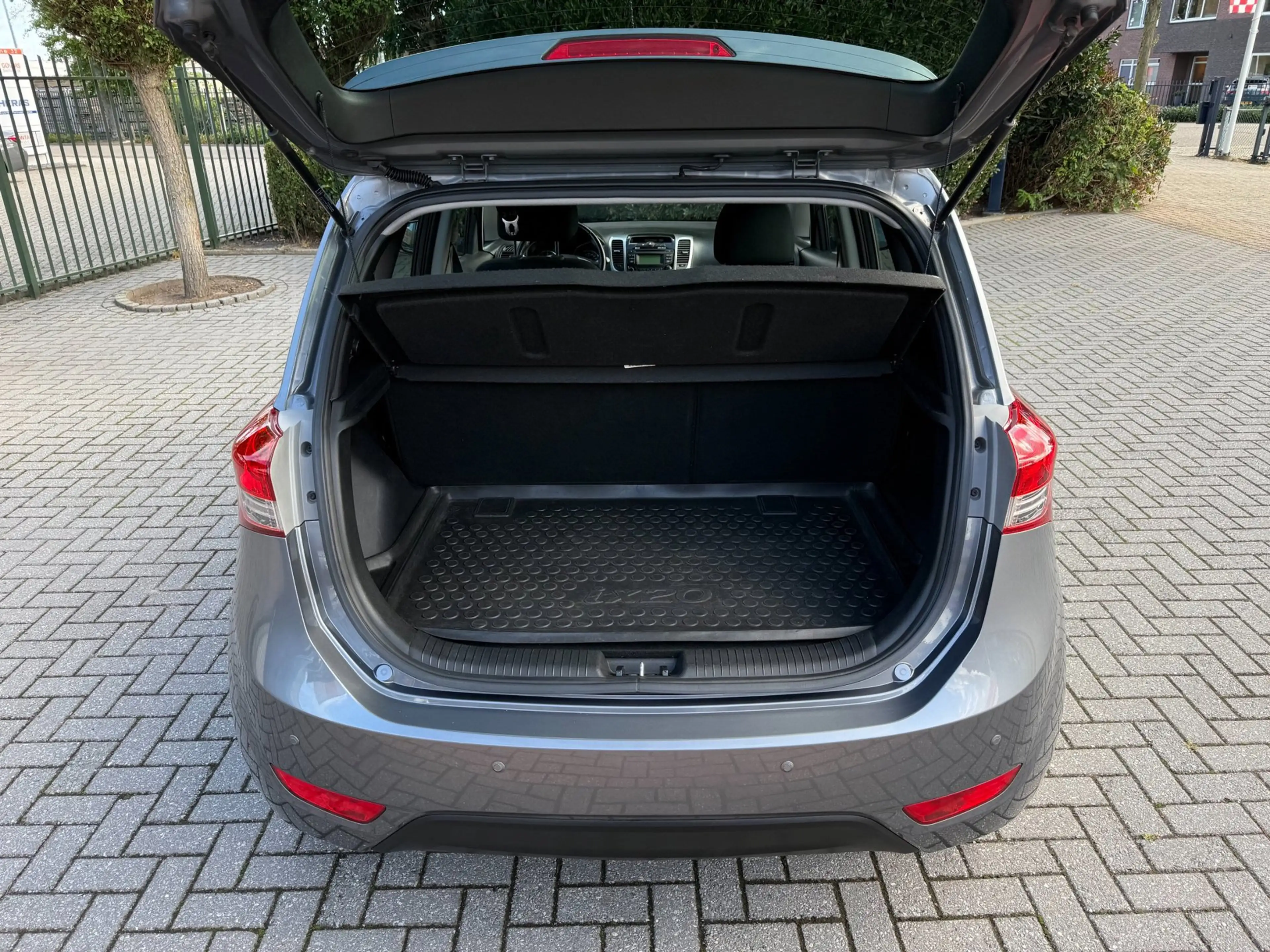 Hyundai iX20 1.4i, Clima, Cruise Control, Parkeersensoren, LM-v — photo 6