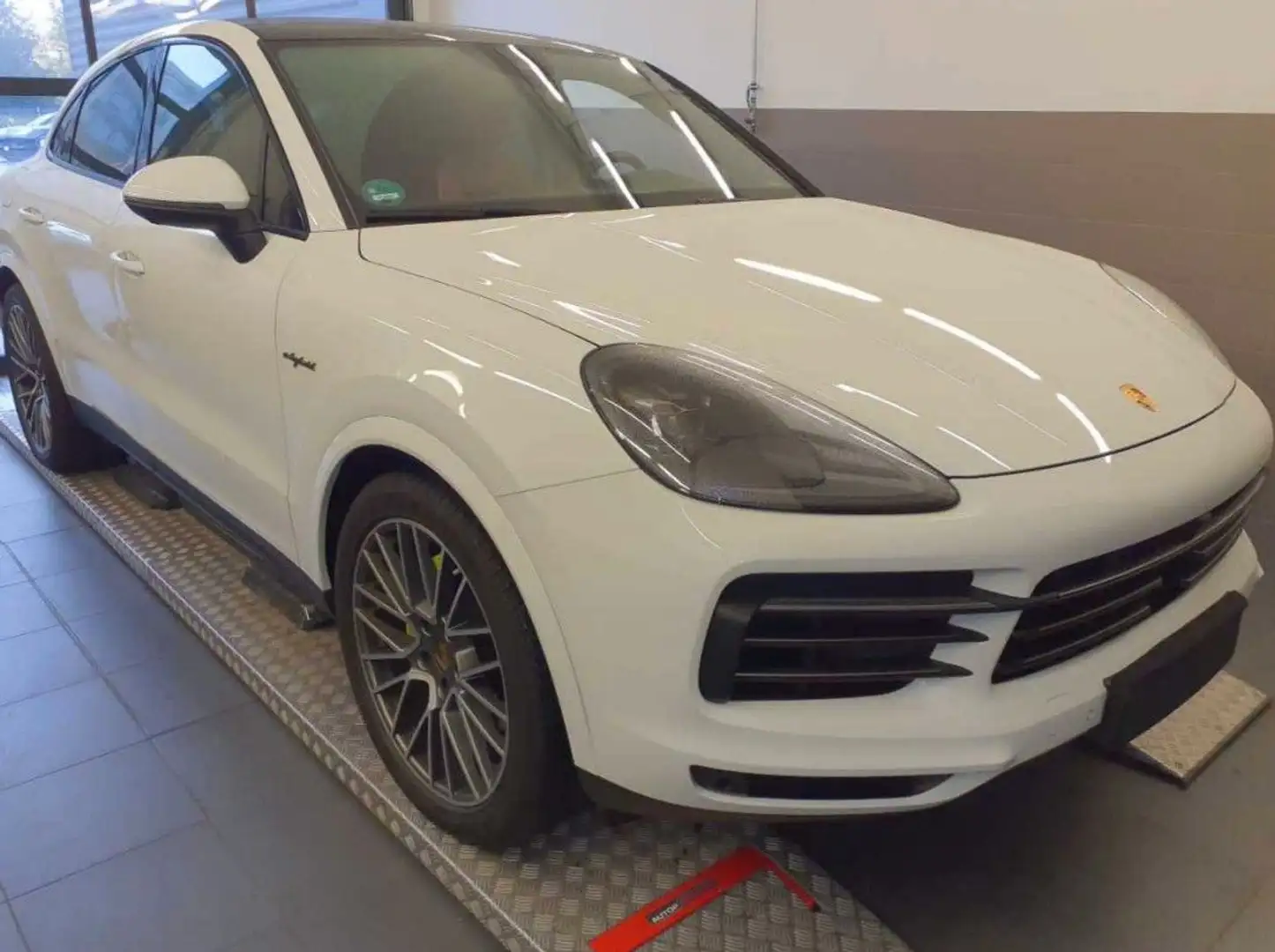 Porsche Cayenne Coupe E-Hybrid Platinum Edition ACC+360° Wit - 2