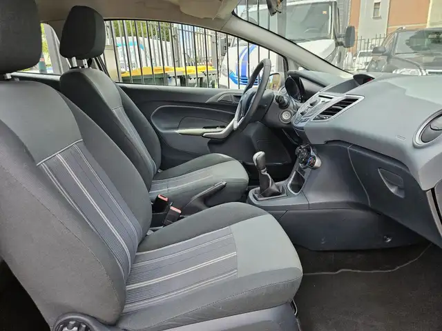 Ford Fiesta view 11