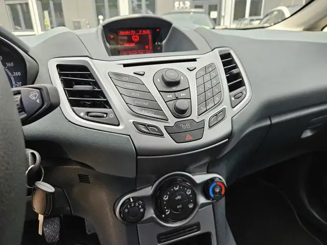 Ford Fiesta view 14
