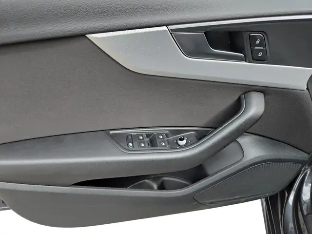 Audi A4 view 11