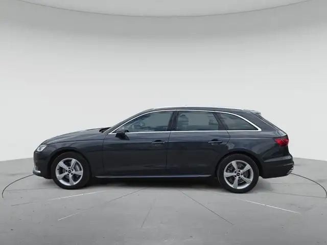 Audi A4 view 6