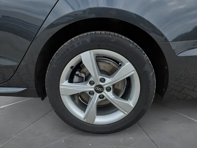 Audi A4 view 15