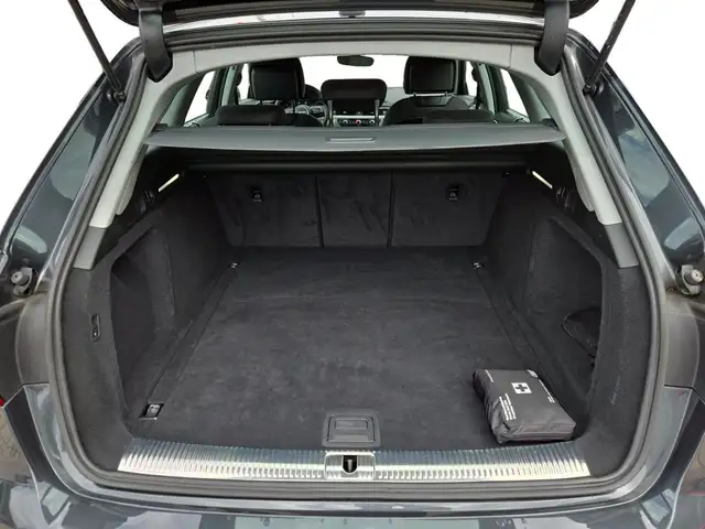 Audi A4 view 14