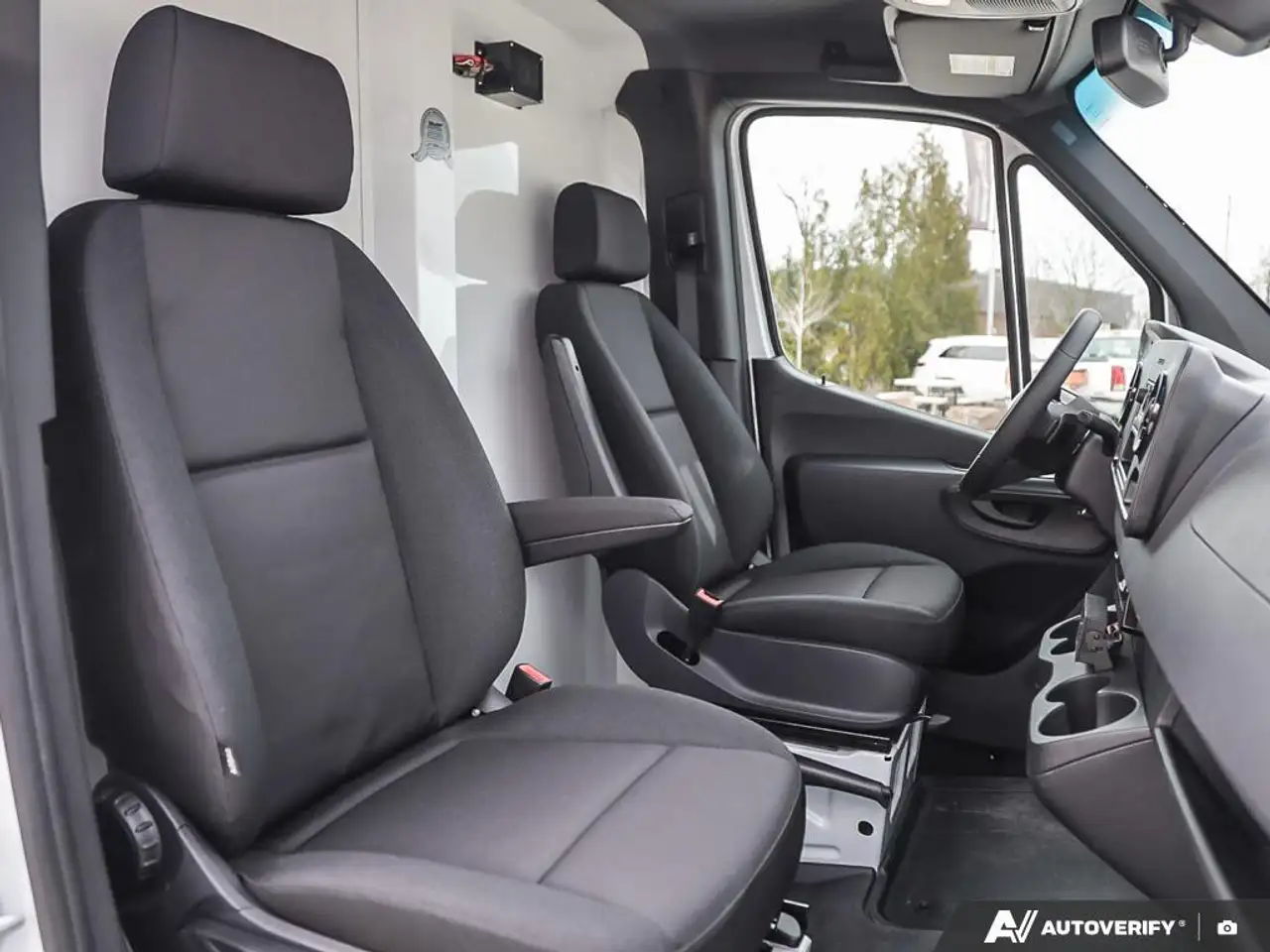 Mercedes-Benz Sprinter снимка Mercedes-Benz Sprinter