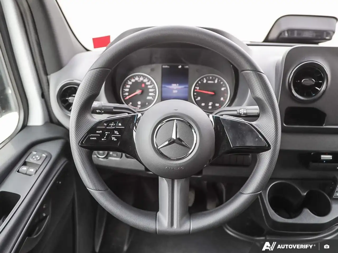 Mercedes-Benz Sprinter снимка Mercedes-Benz Sprinter