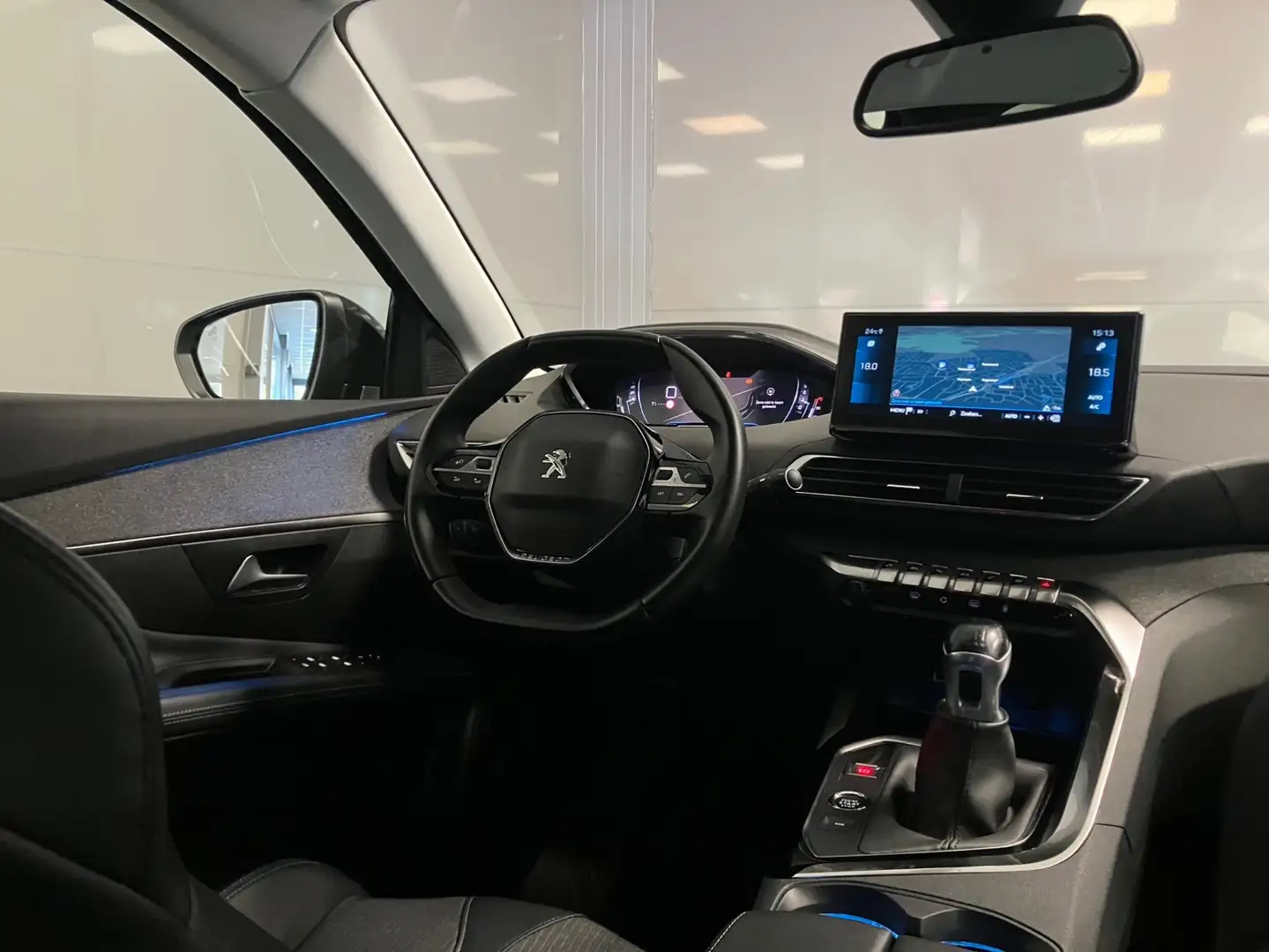 Peugeot 3008 Allure Pack 1.2 PureTech 130pk | Navigatie | Camer Zwart - 2