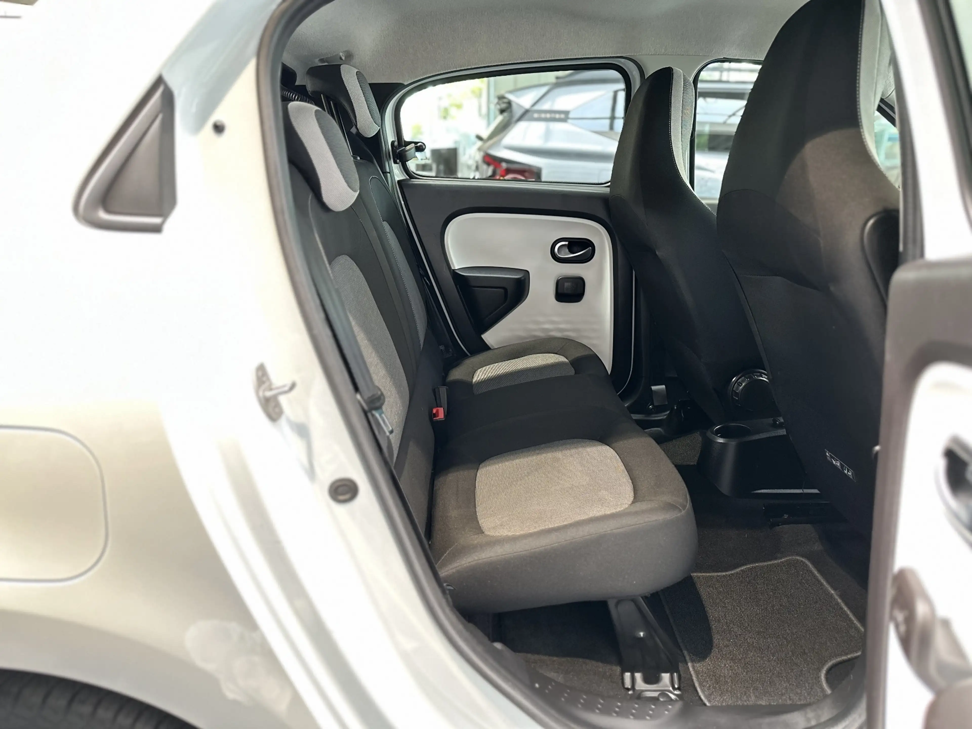 Renault Twingo EQUILIBRE SCe 65 — photo 13
