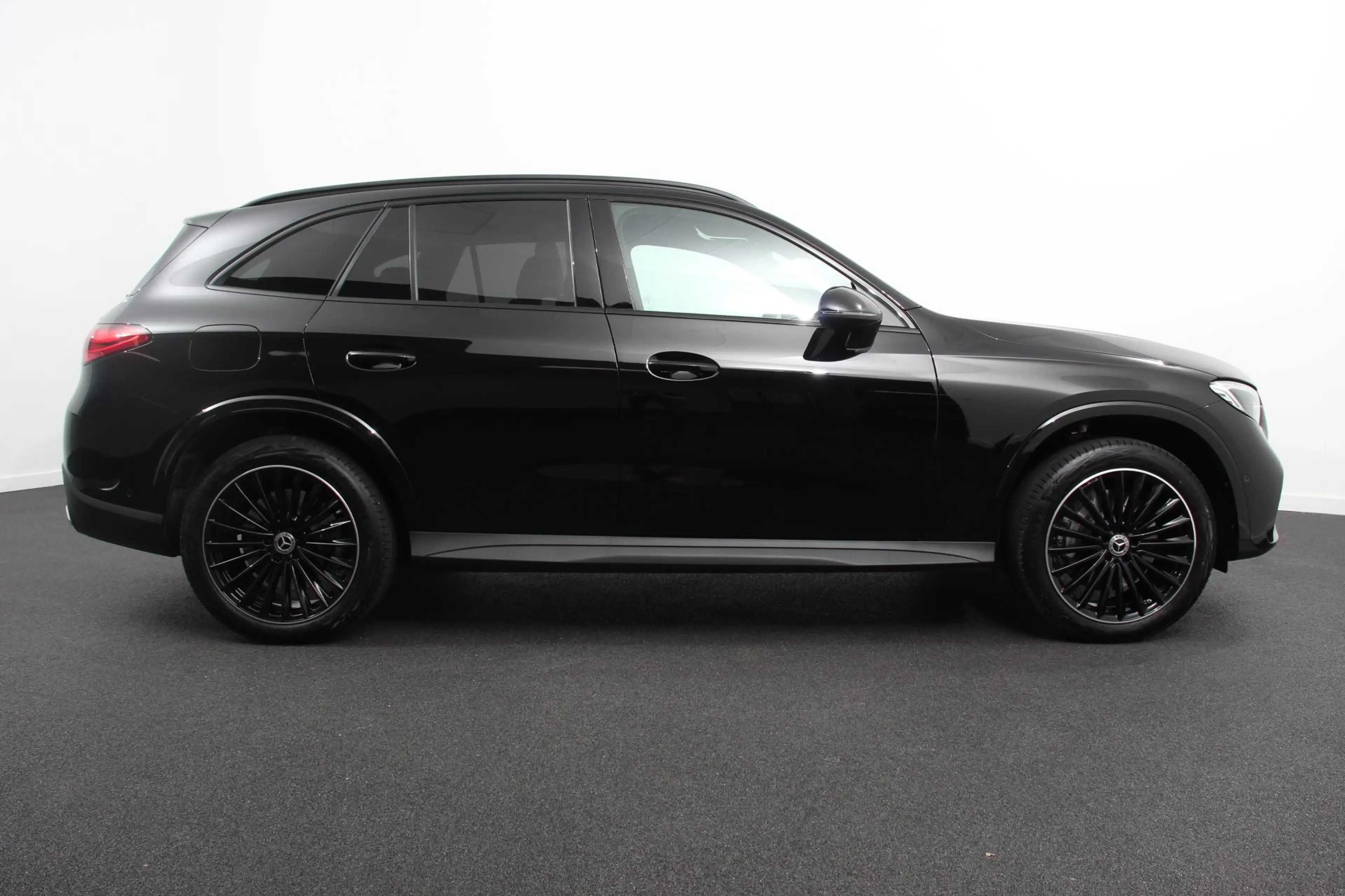Mercedes-Benz GLC 300 300e 4MATIC AMG PHEV Line Night Pack Camera Naviga — photo 8