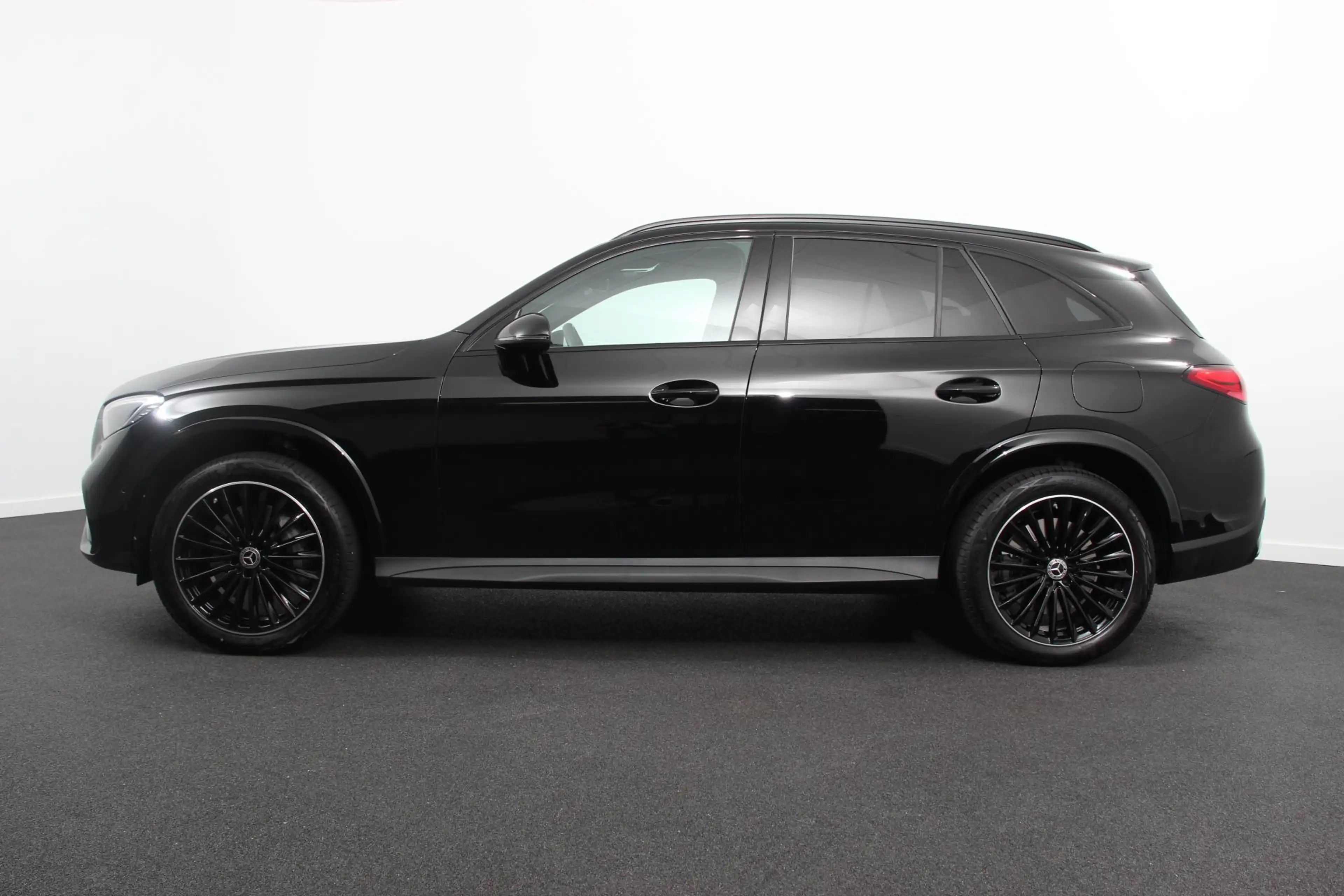 Mercedes-Benz GLC 300 300e 4MATIC AMG PHEV Line Night Pack Camera Naviga — photo 7