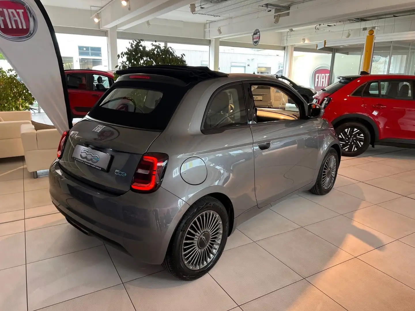 Fiat 500e Cabrio "ICON" - Navi, SHZ, RFK, Alu uvm. Grau - 2