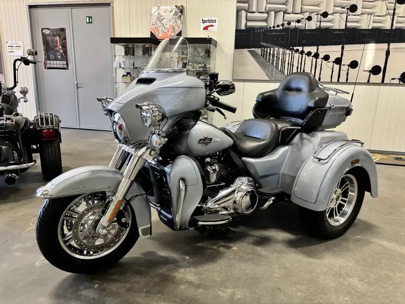 Harley-Davidson Tri Glide - foto 8