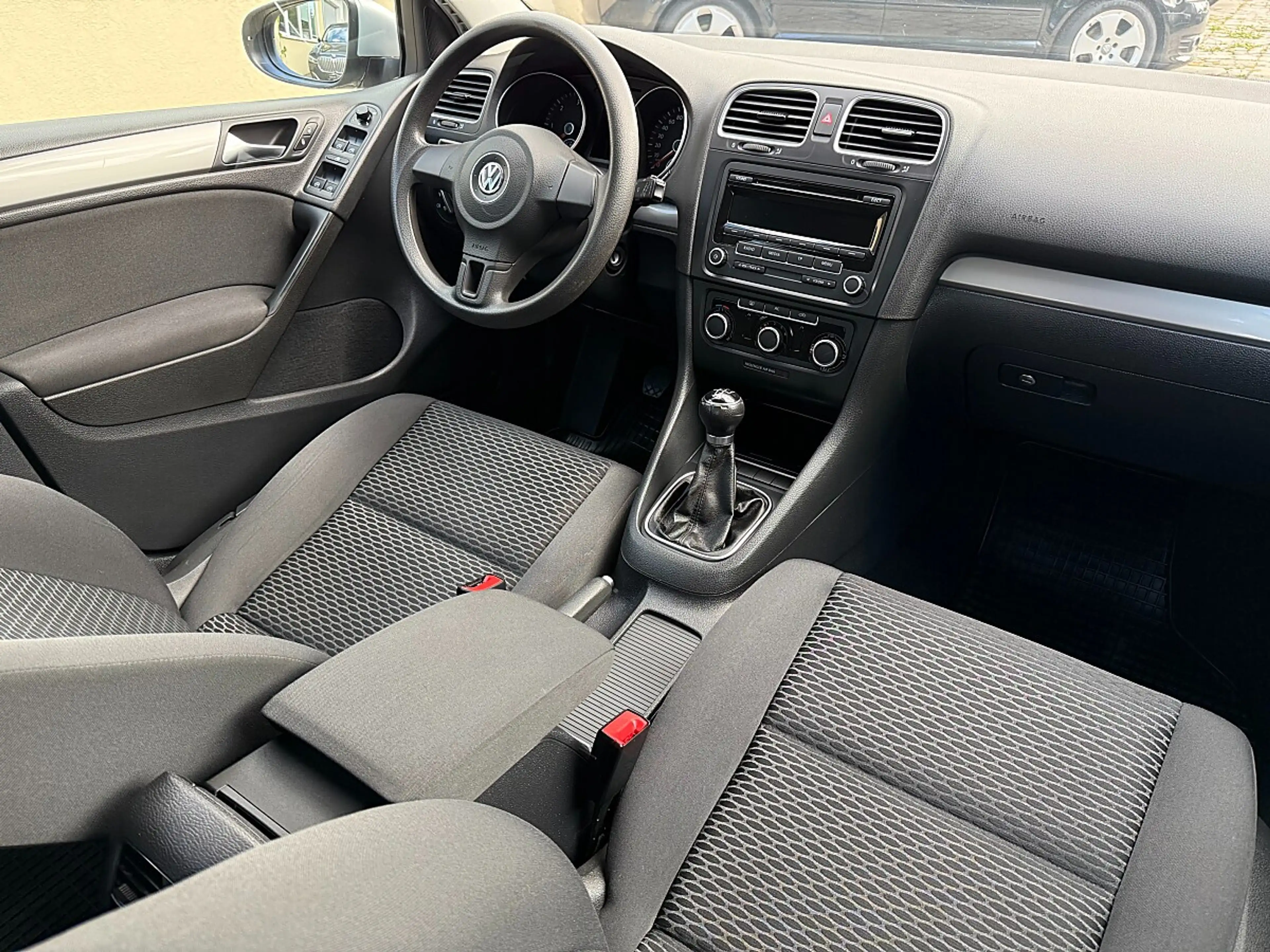 Volkswagen Golf R abbit 1,6 TDI-ANHÄNGERKUPPLUNG-1/3 ZINSFREI FIN... — photo 12