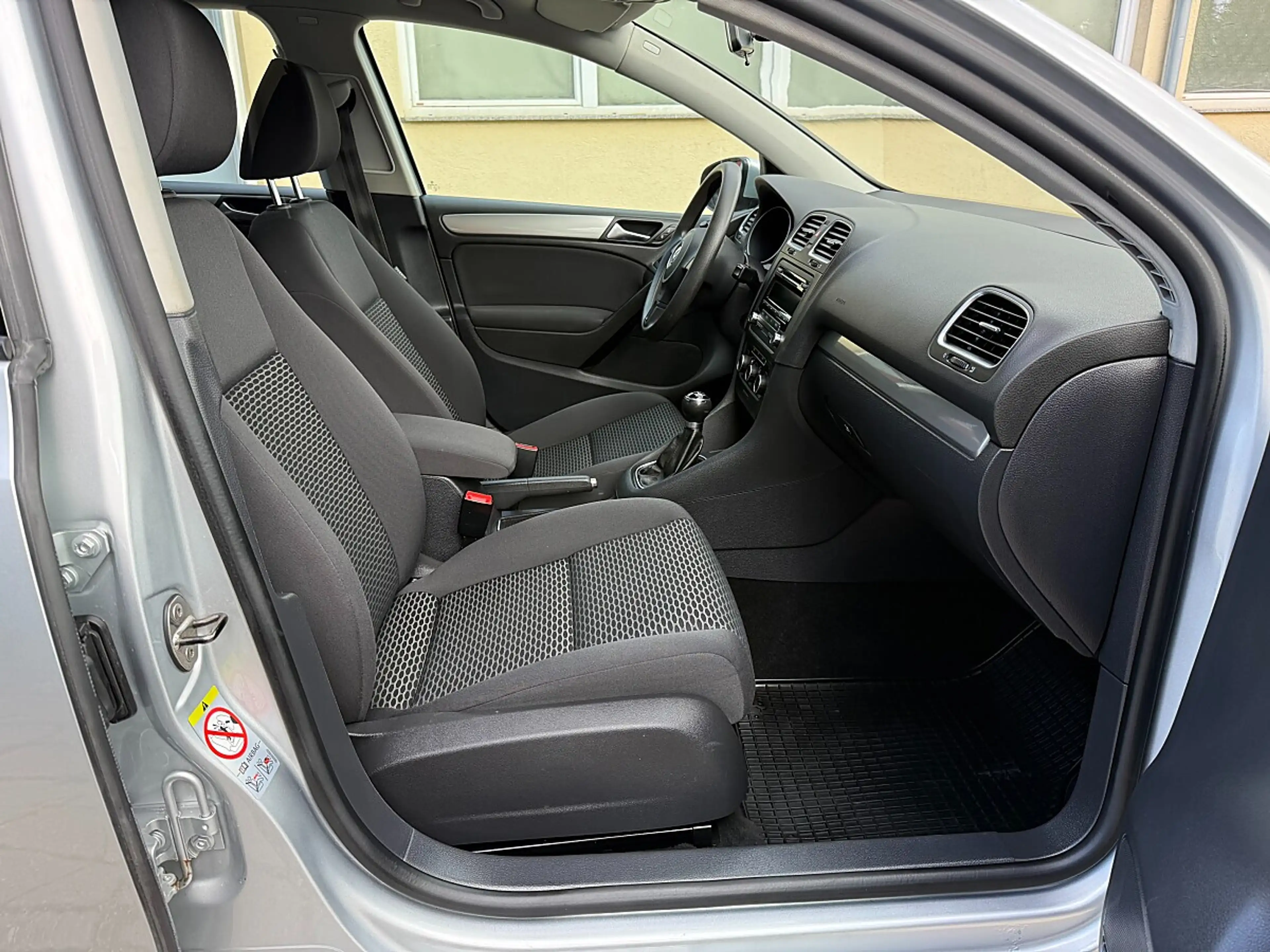 Volkswagen Golf R abbit 1,6 TDI-ANHÄNGERKUPPLUNG-1/3 ZINSFREI FIN... — photo 9