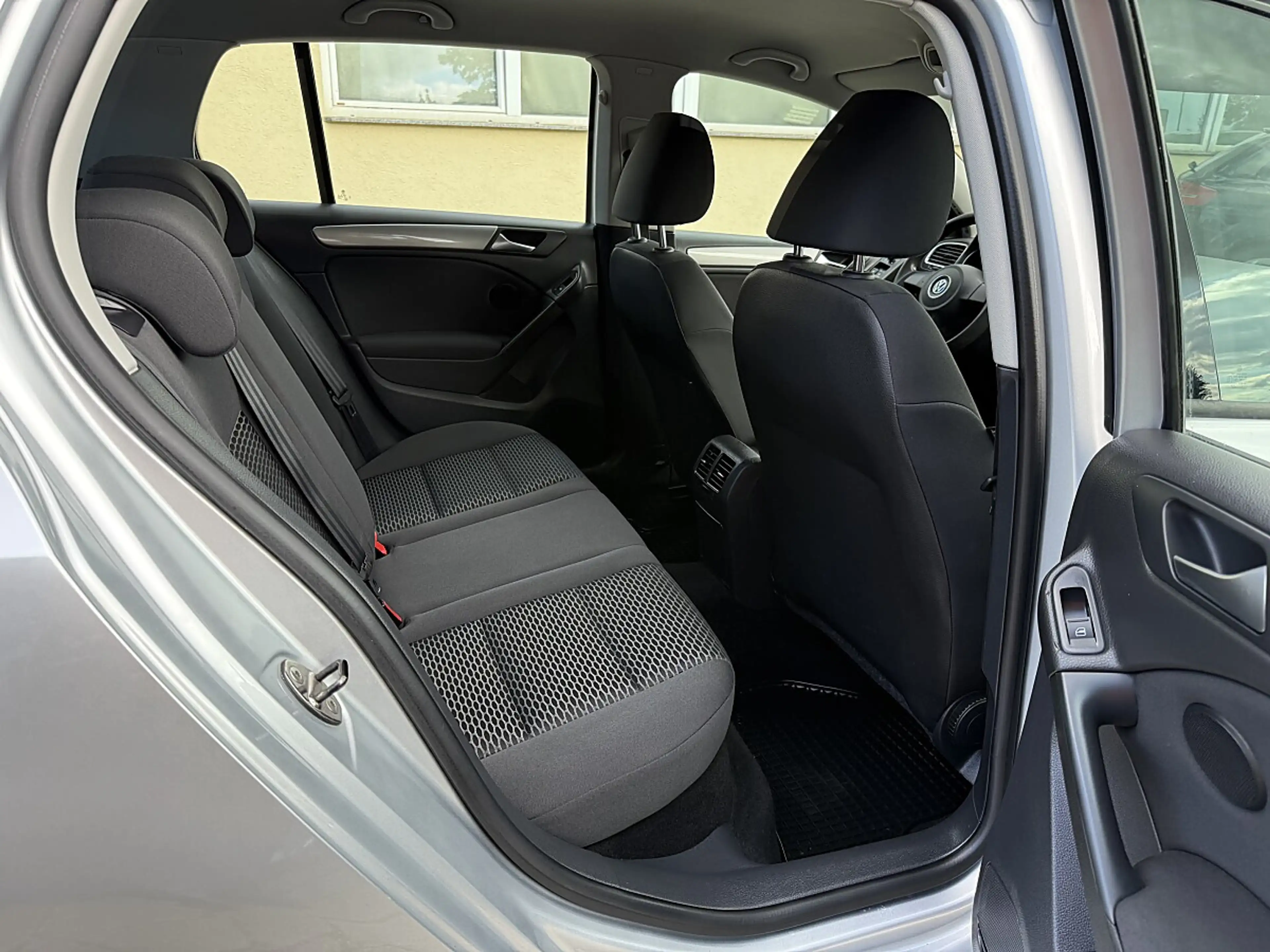 Volkswagen Golf R abbit 1,6 TDI-ANHÄNGERKUPPLUNG-1/3 ZINSFREI FIN... — photo 13