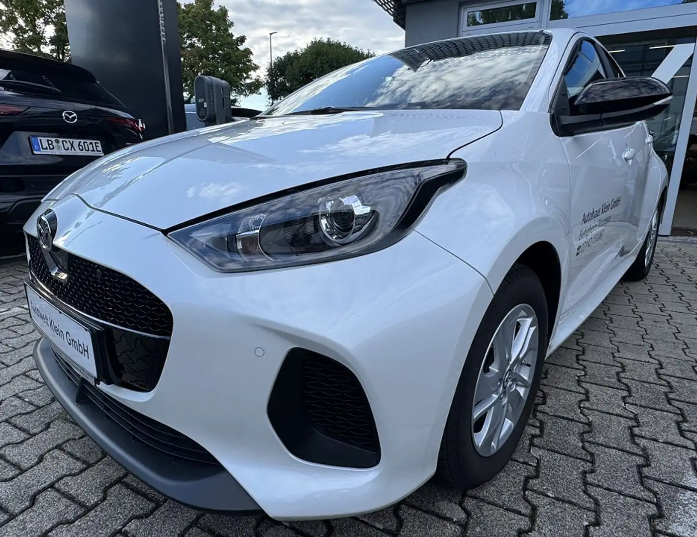 Mazda 2 Hybrid 1.5L Hybrid VVT-i Weiß - 1