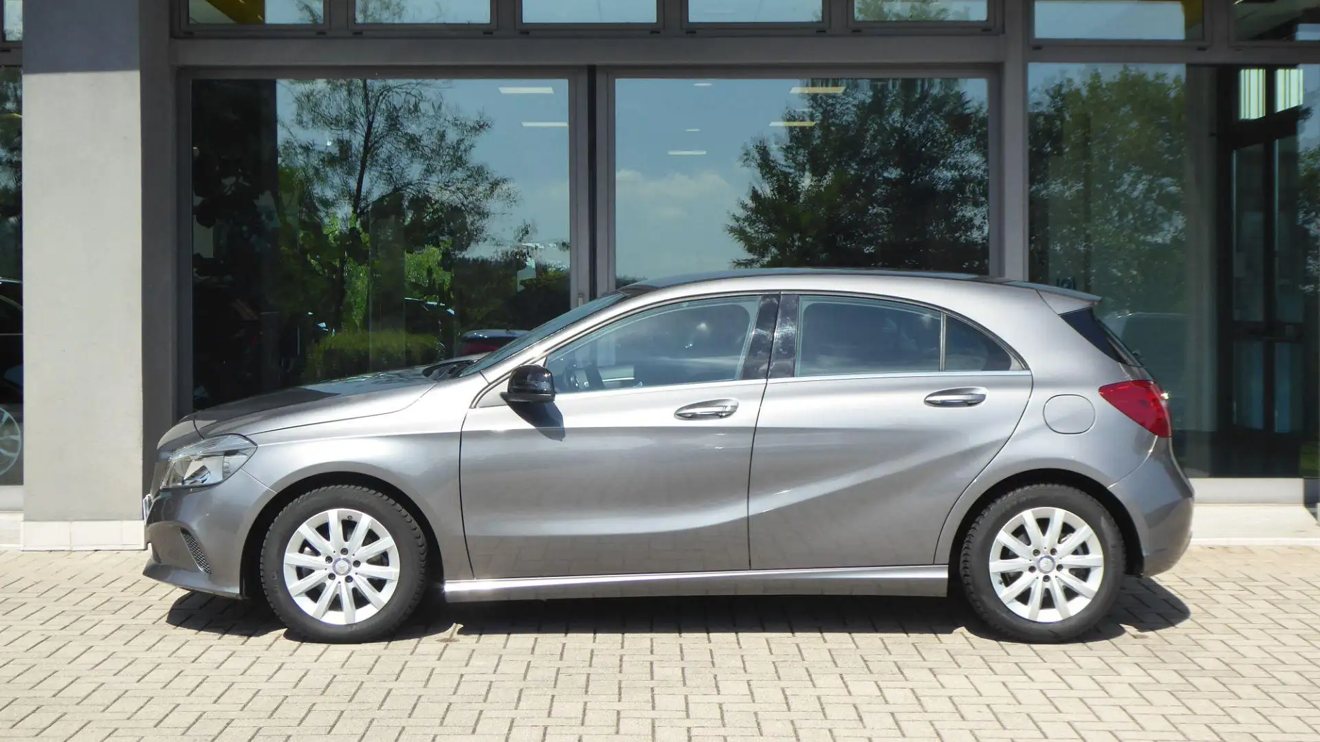 Mercedes-Benz A 160 d Automatic Business Grijs - 2