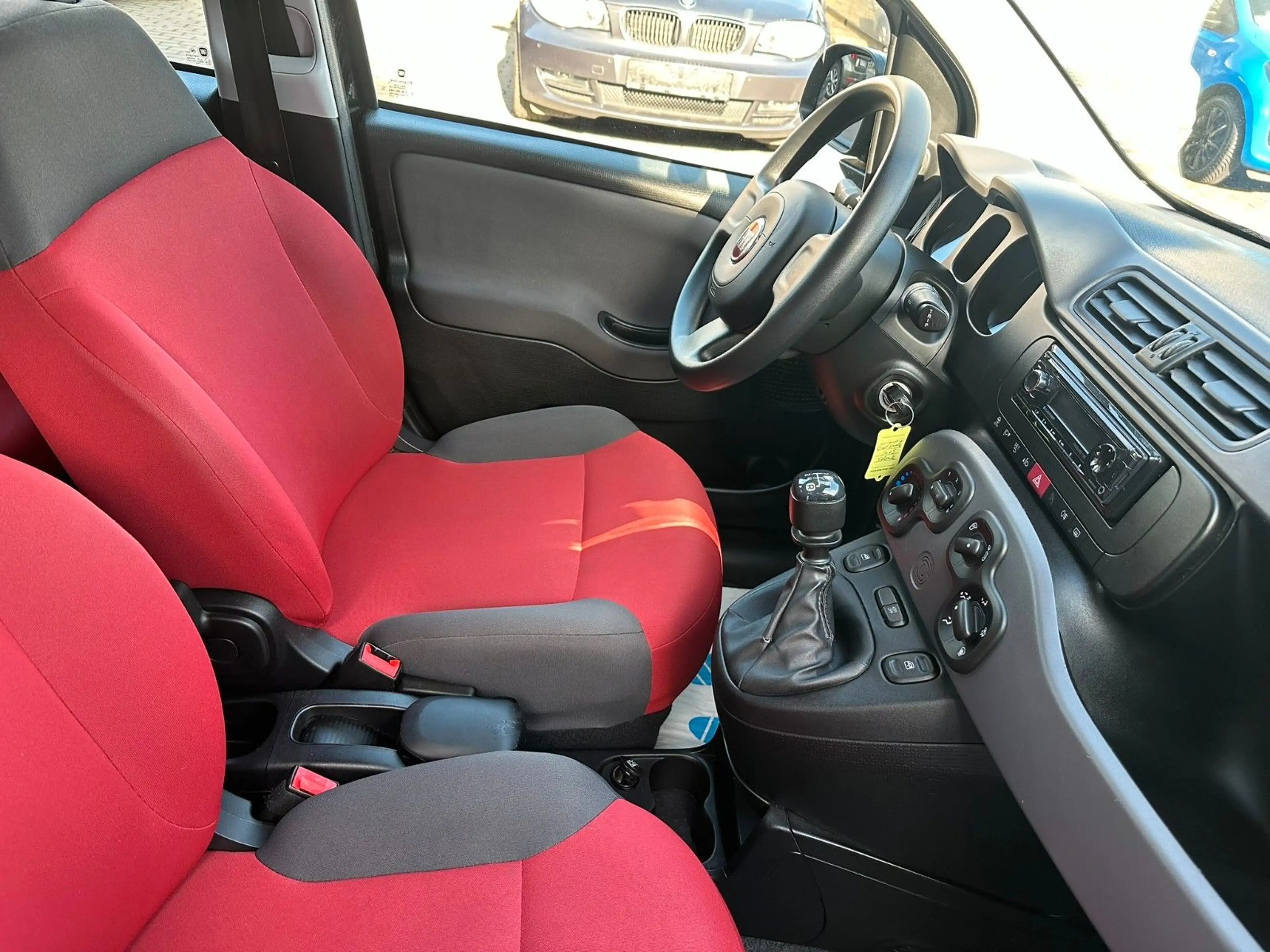 Fiat Panda 1.2 Pop*Klima*5Gang*Euro6*Top* — photo 8
