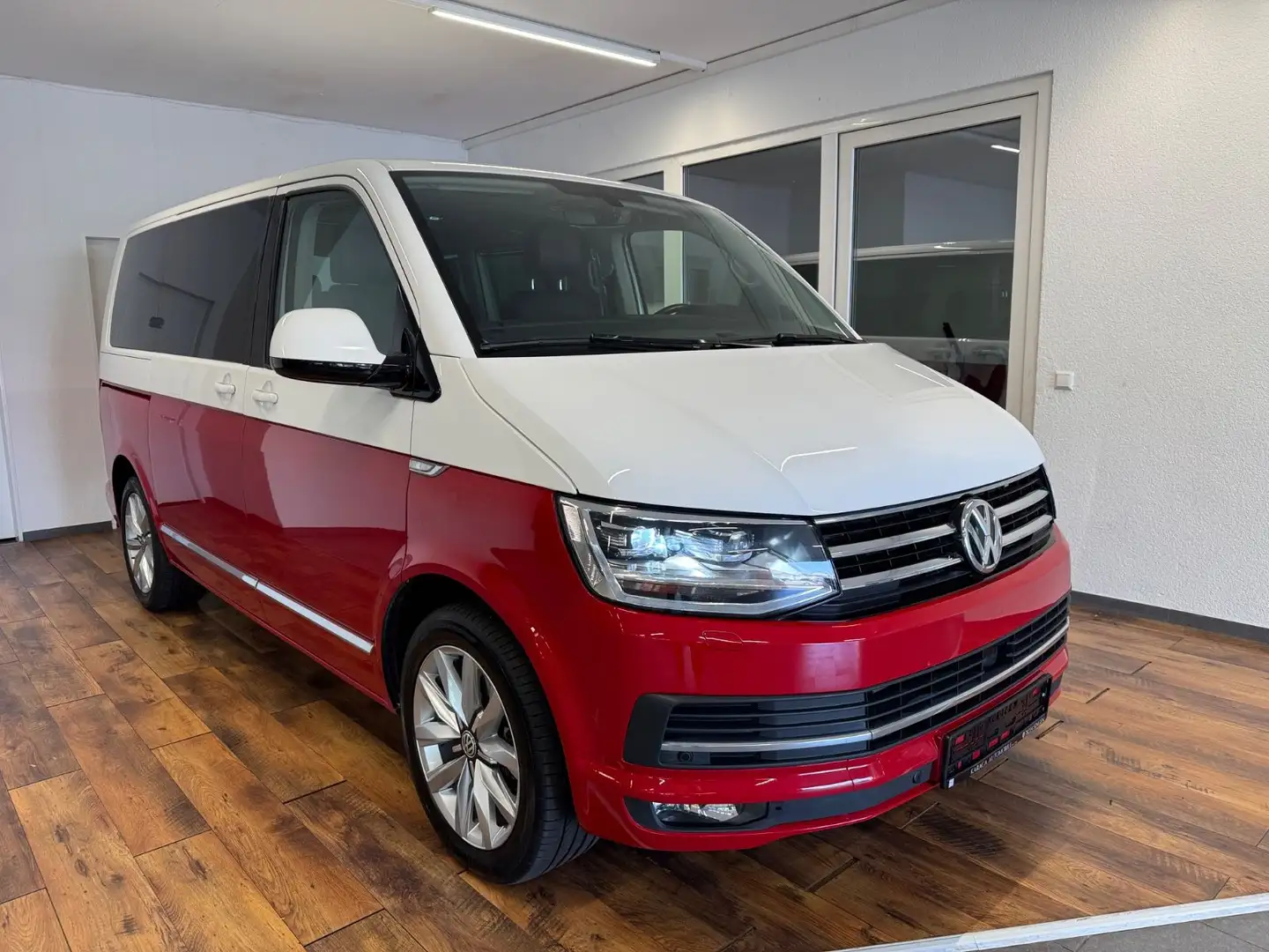 Volkswagen T6 Multivan ACC SD KAM STANDHZG NAV MOTOR 40 TKM Rouge - 1