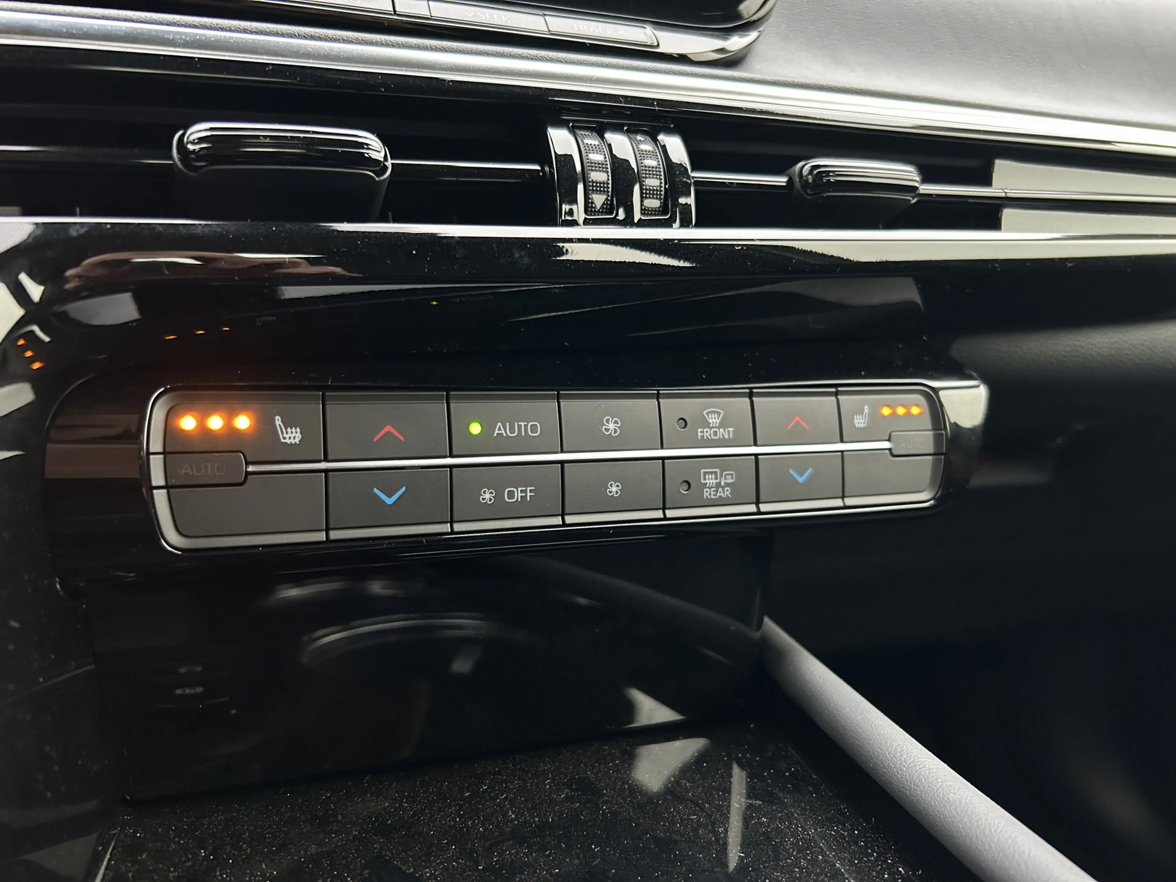 Toyota Mirai WATERSTOF H2 DYNAMIC JBL AUDIO APPLE CARPLAY NAVI — photo 8