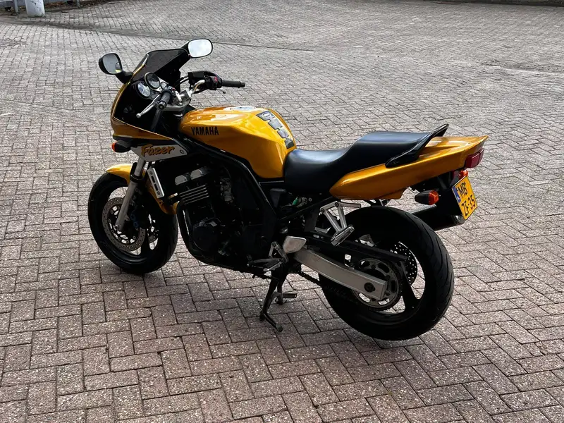 Yamaha Fazer 600 - foto 4