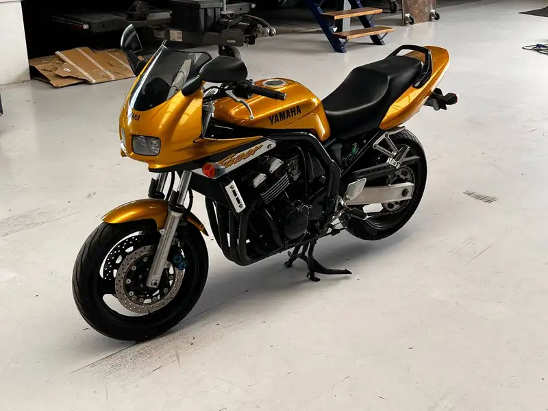 Yamaha Fazer 600