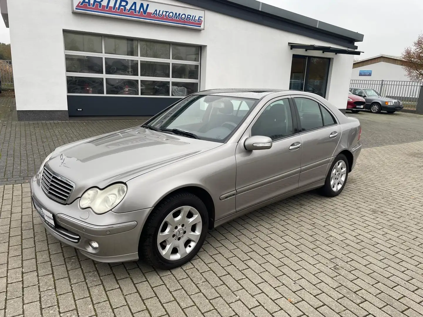 Mercedes-Benz C 200 C-Klasse Kompressor Automatik Elegance Grau - 1
