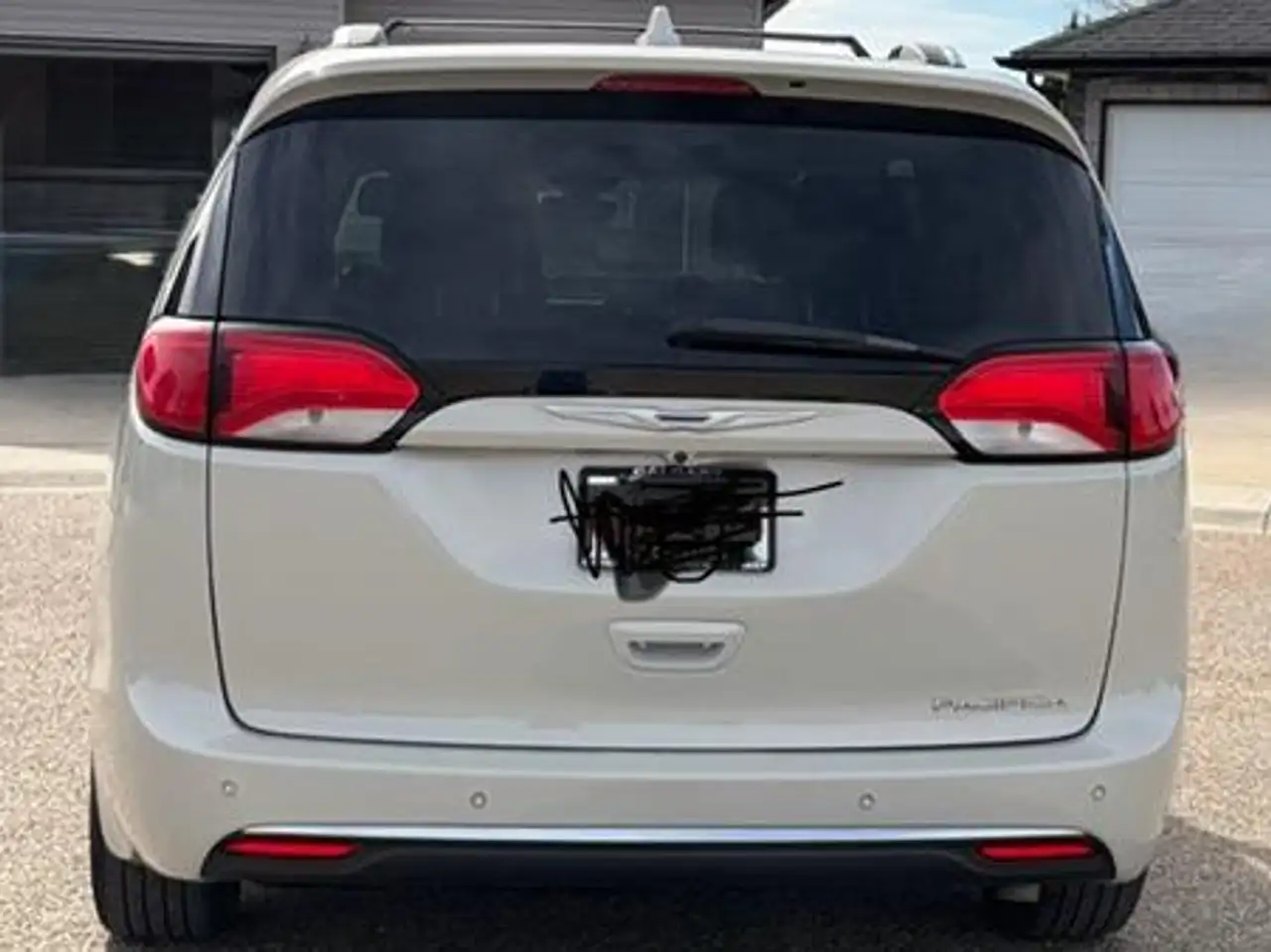 Chrysler Pacifica photo Chrysler Pacifica