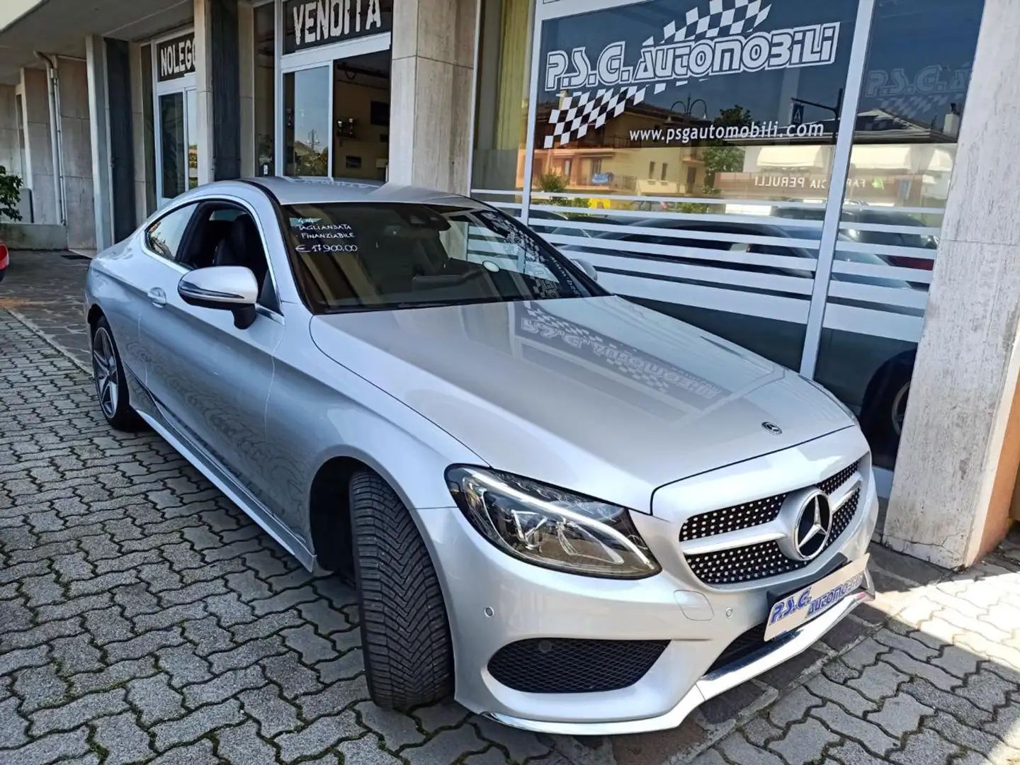 Mercedes-Benz C 220 d Auto 4Matic Coupé Premium Grau - 1