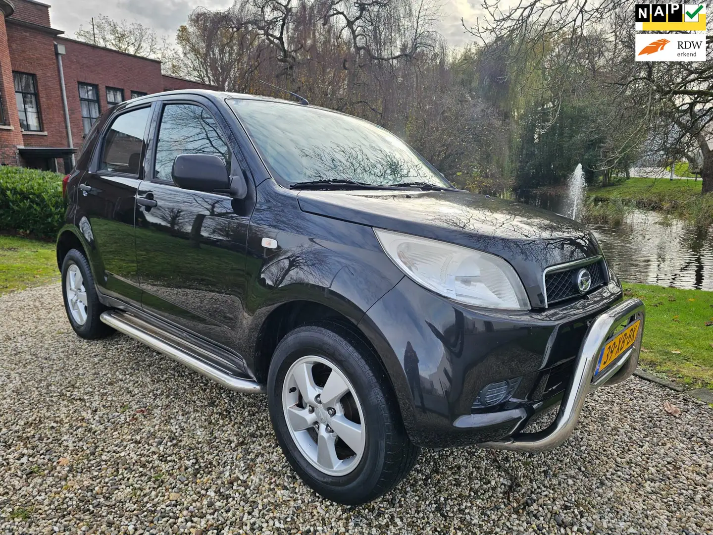 Daihatsu Terios 1.5-16v Explore 2WD AUTOMAAT Zwart - 1