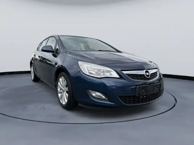 Opel Astra view 7