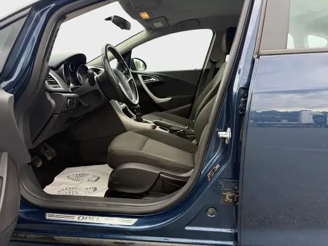 Opel Astra view 10