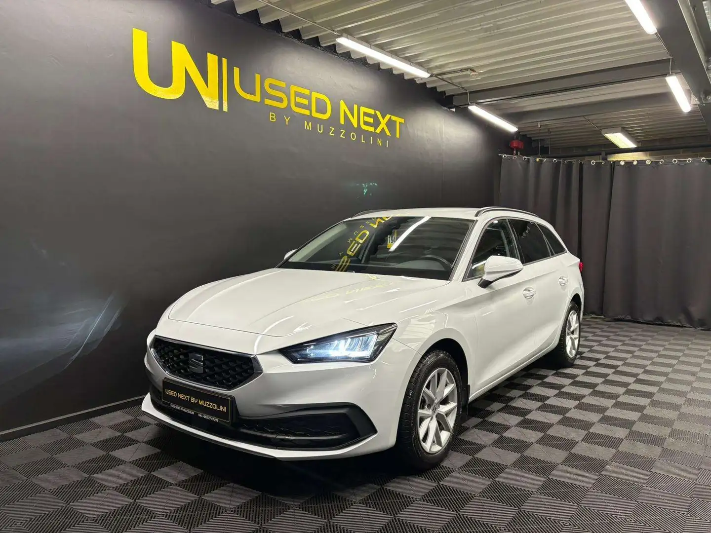 SEAT Leon 1.0 eTSI 110 DSG7 Sportstourer Blanc - 1