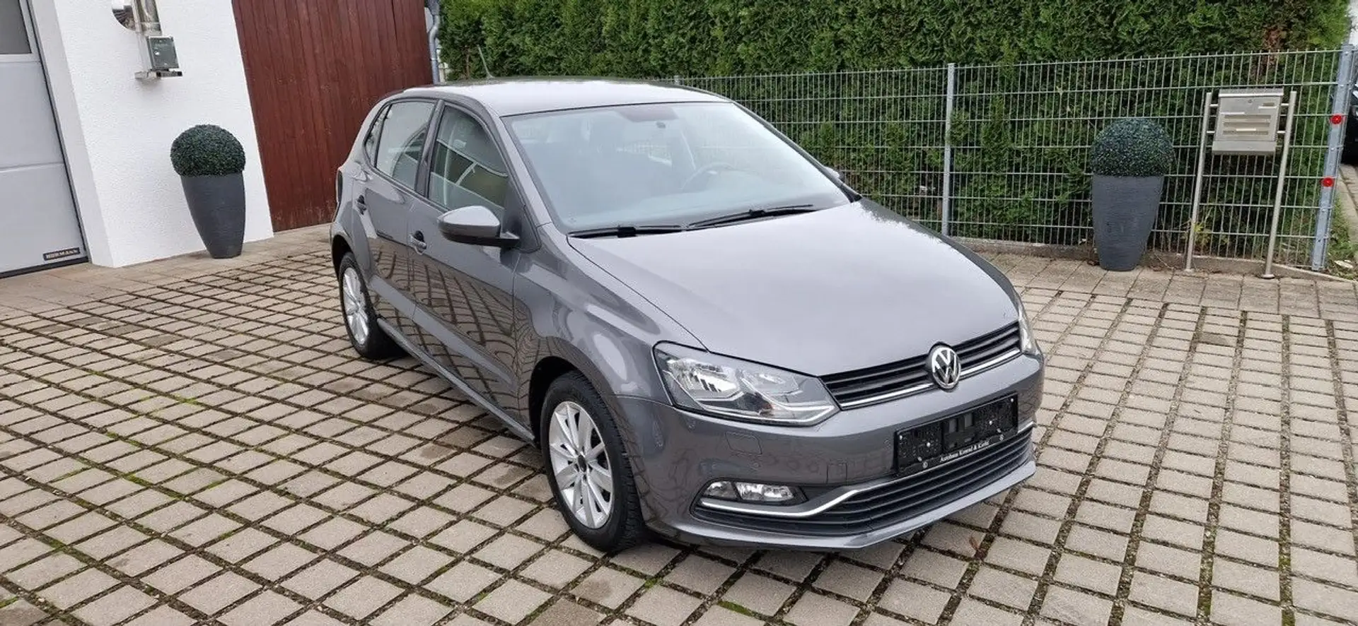Volkswagen Polo V Comfortline Gris - 2