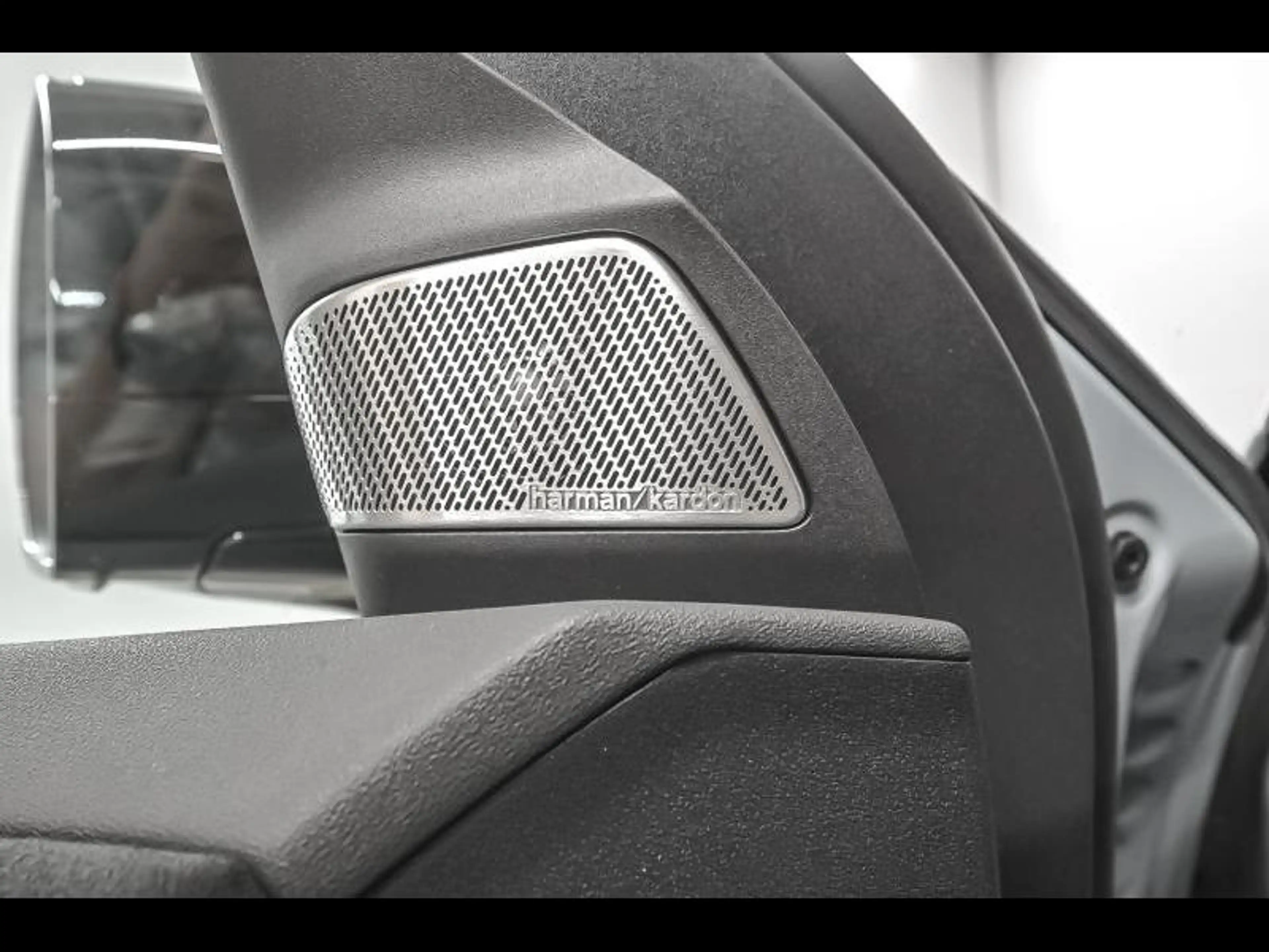 BMW iX3 50 xDrive M Sport Pro — photo 15