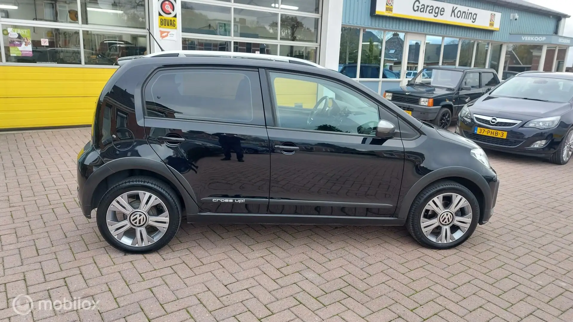 Volkswagen up! 1.0 TSI BMT cross up! Zwart - 2