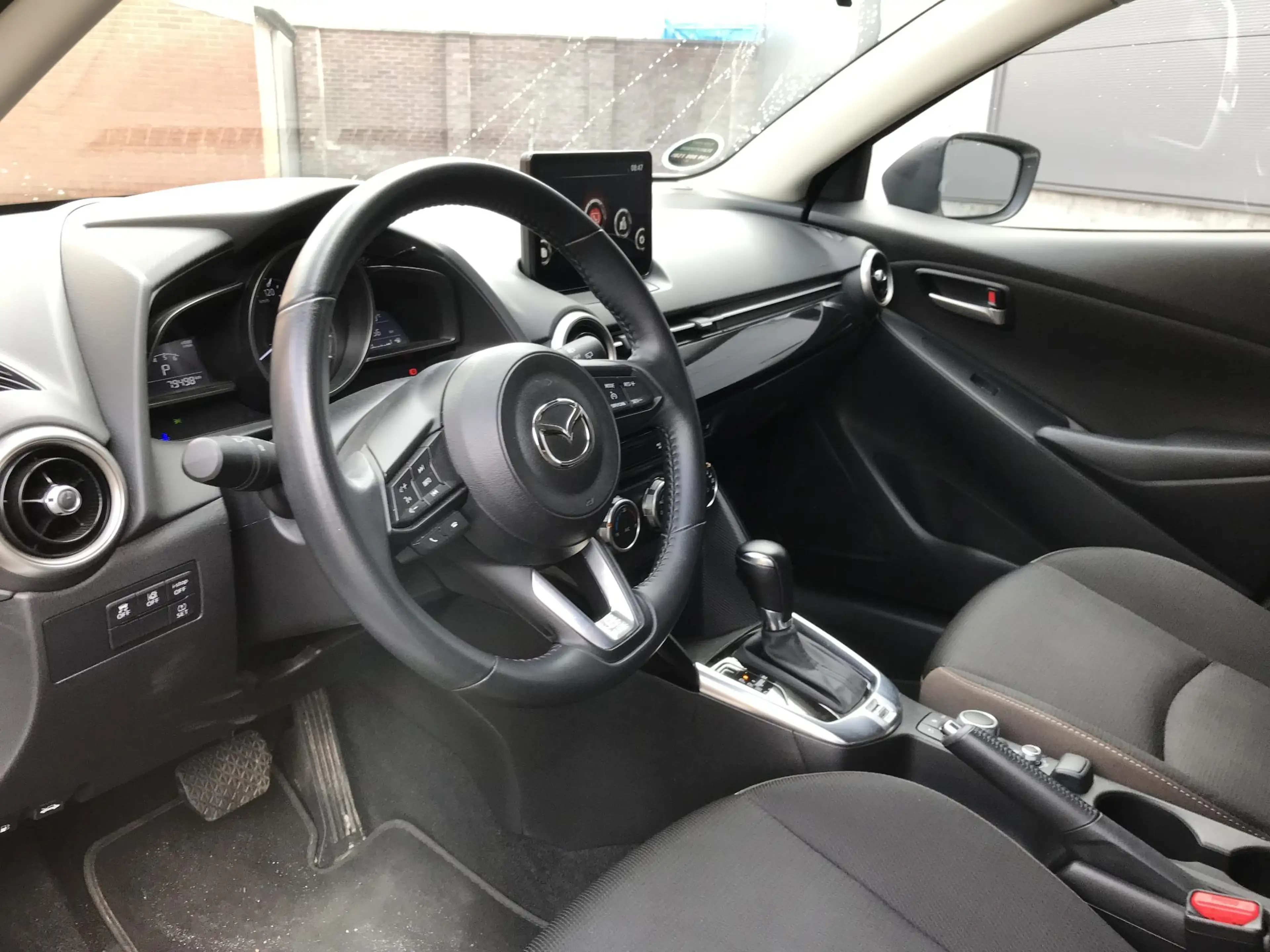 Mazda 2 1.5 Skyactiv-G Signature automaat, navigatie, clim — photo 10