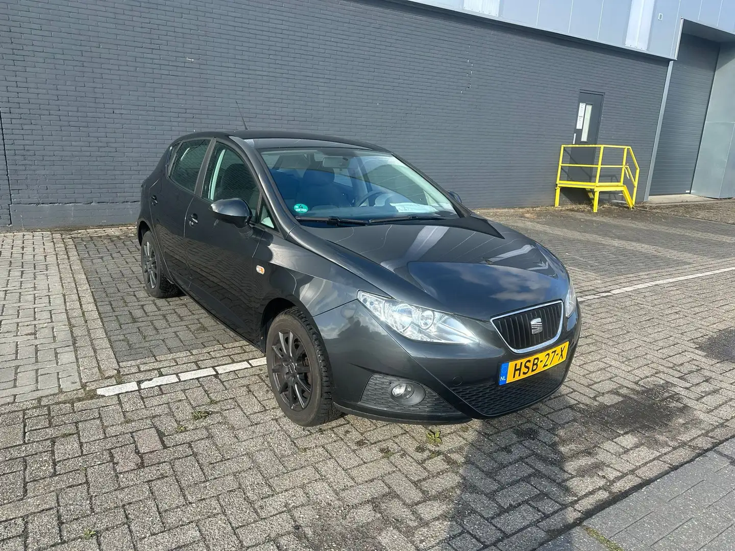 SEAT Ibiza 1.2 Beat Grijs - 1