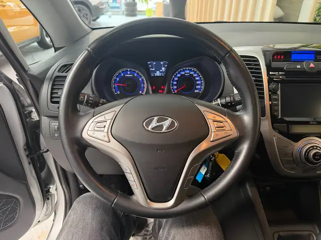 Hyundai Ix20 view 8