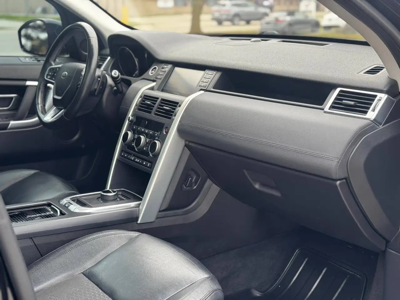 Land Rover Discovery Sport снимка Land Rover Discovery Sport