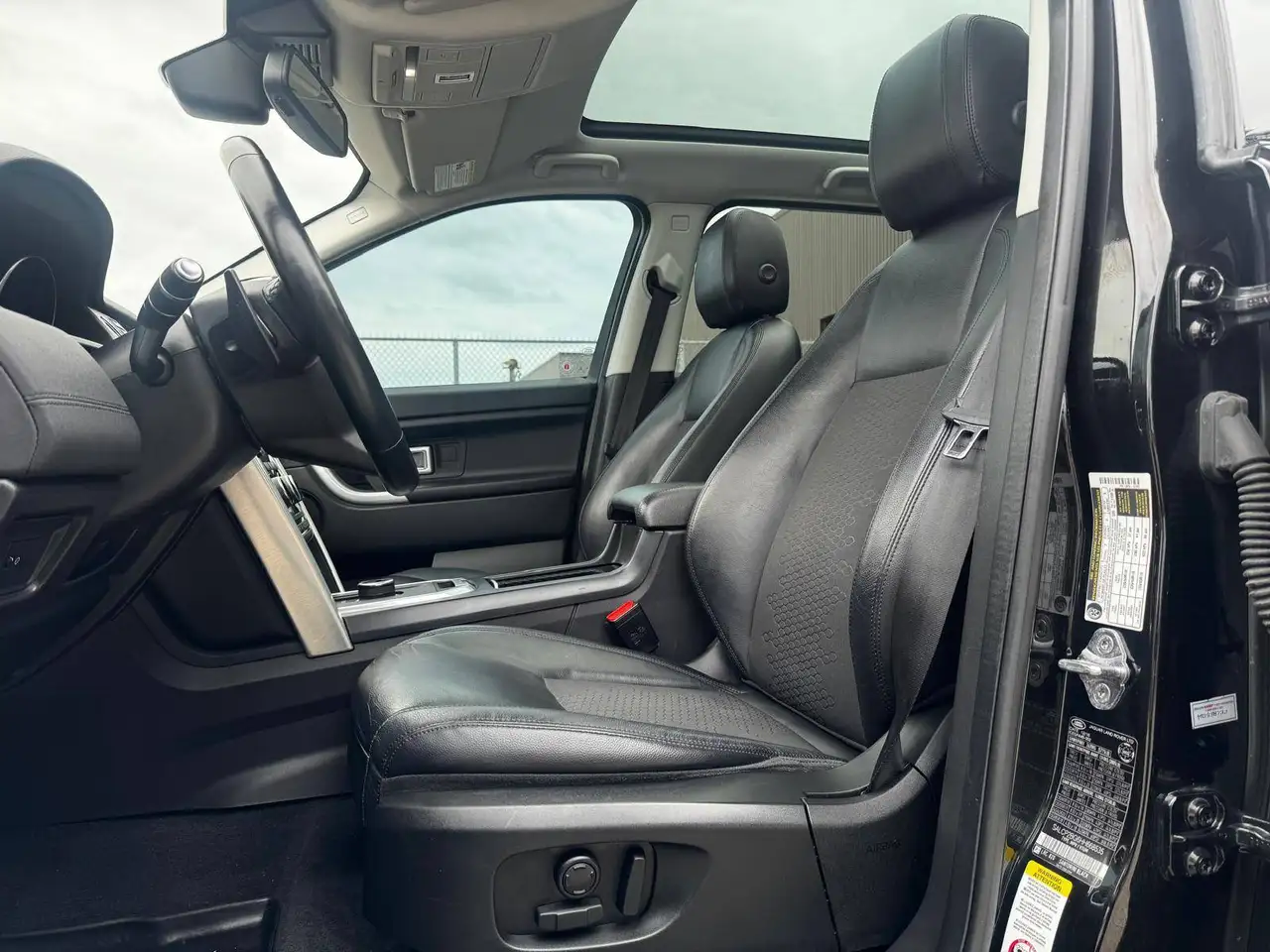Land Rover Discovery Sport снимка Land Rover Discovery Sport