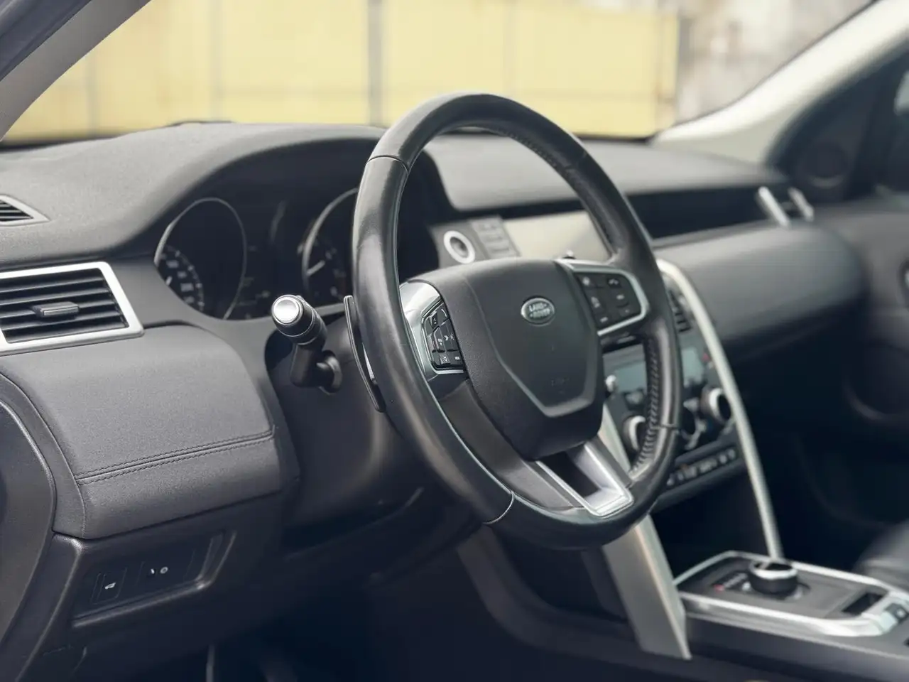 Land Rover Discovery Sport снимка Land Rover Discovery Sport