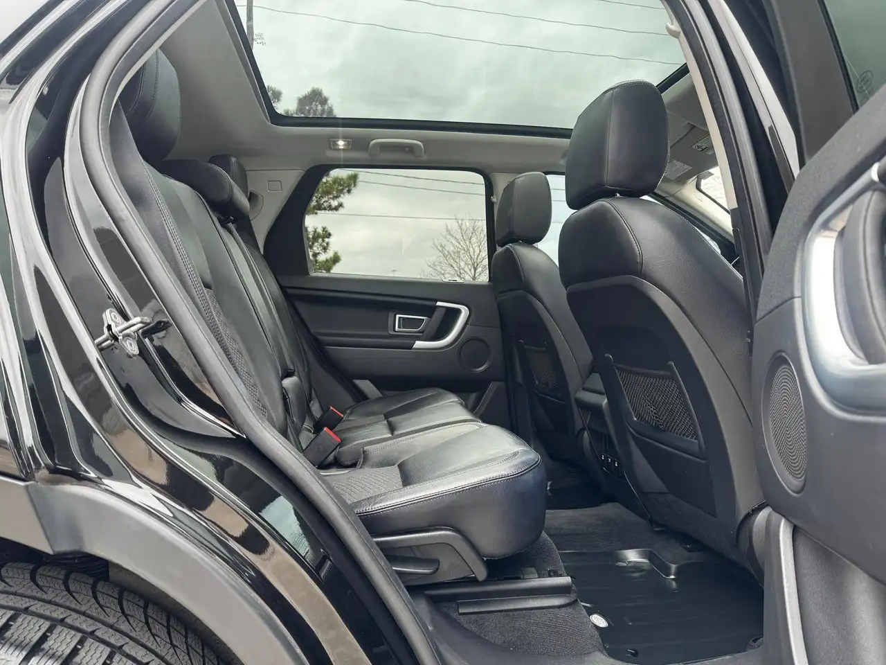Land Rover Discovery Sport снимка Land Rover Discovery Sport