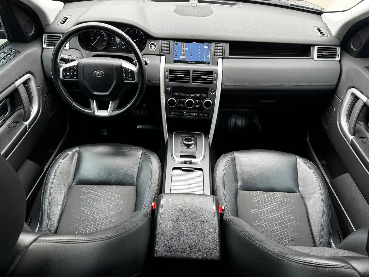 Land Rover Discovery Sport снимка Land Rover Discovery Sport