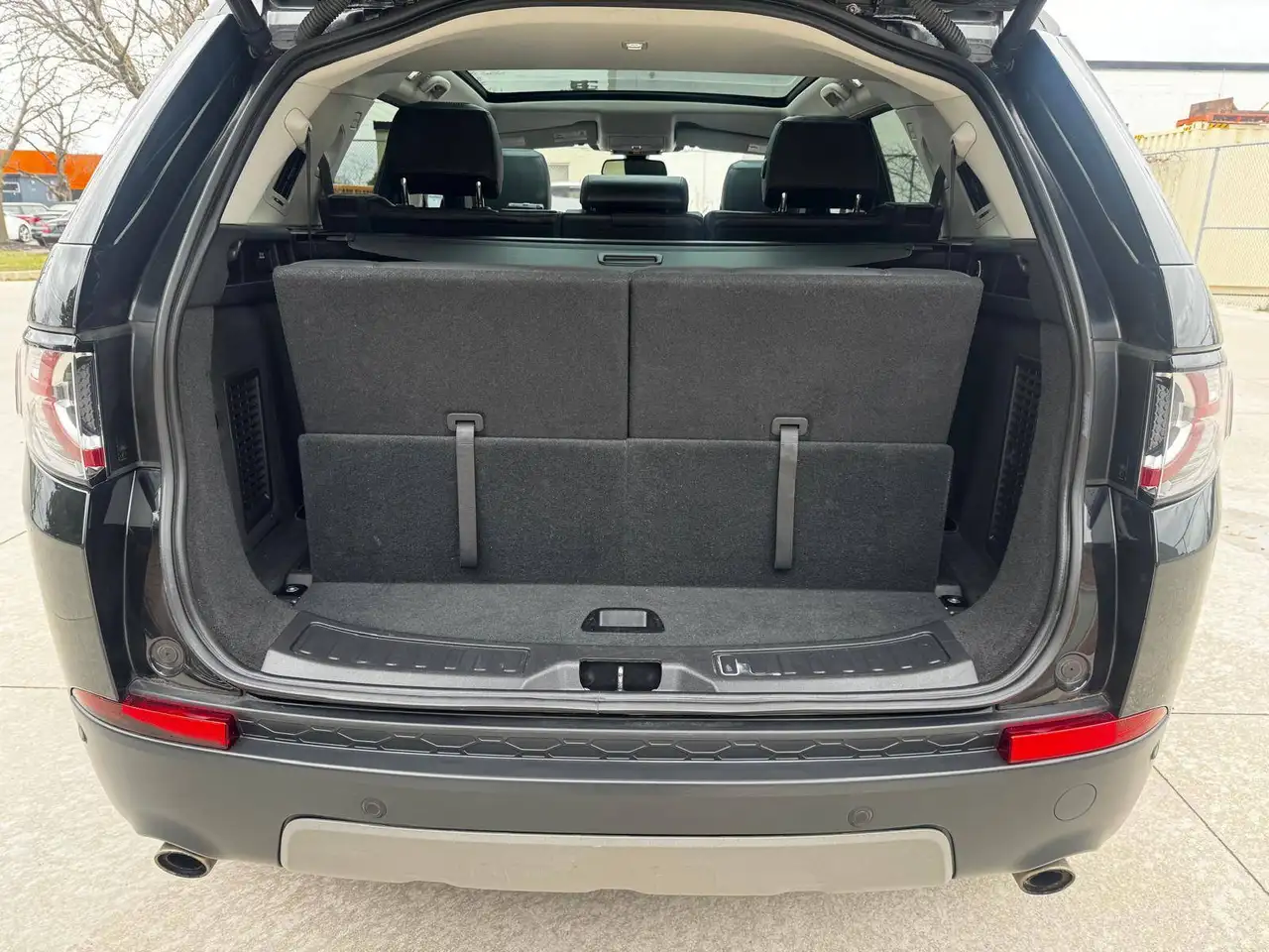 Land Rover Discovery Sport снимка Land Rover Discovery Sport